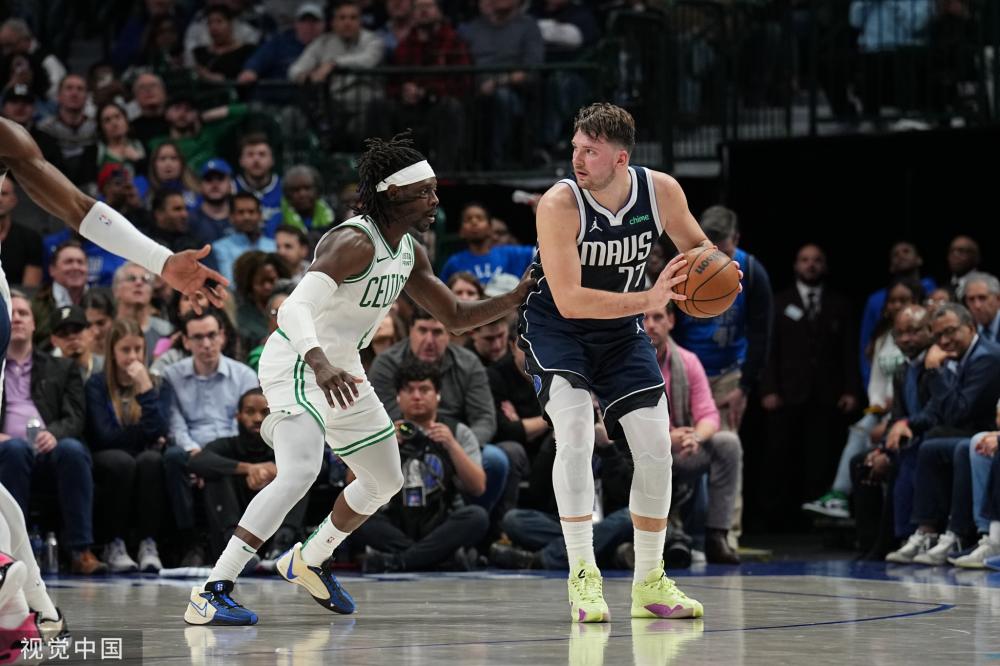 端陷入了巨 端陷入了巨