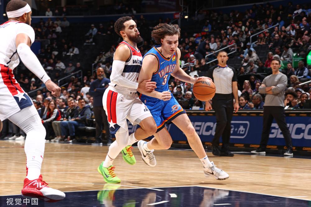 从与竞争对 从与竞争对